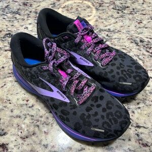 Women size 11 Brooks Ghost running shoes purple black leopard print like new
